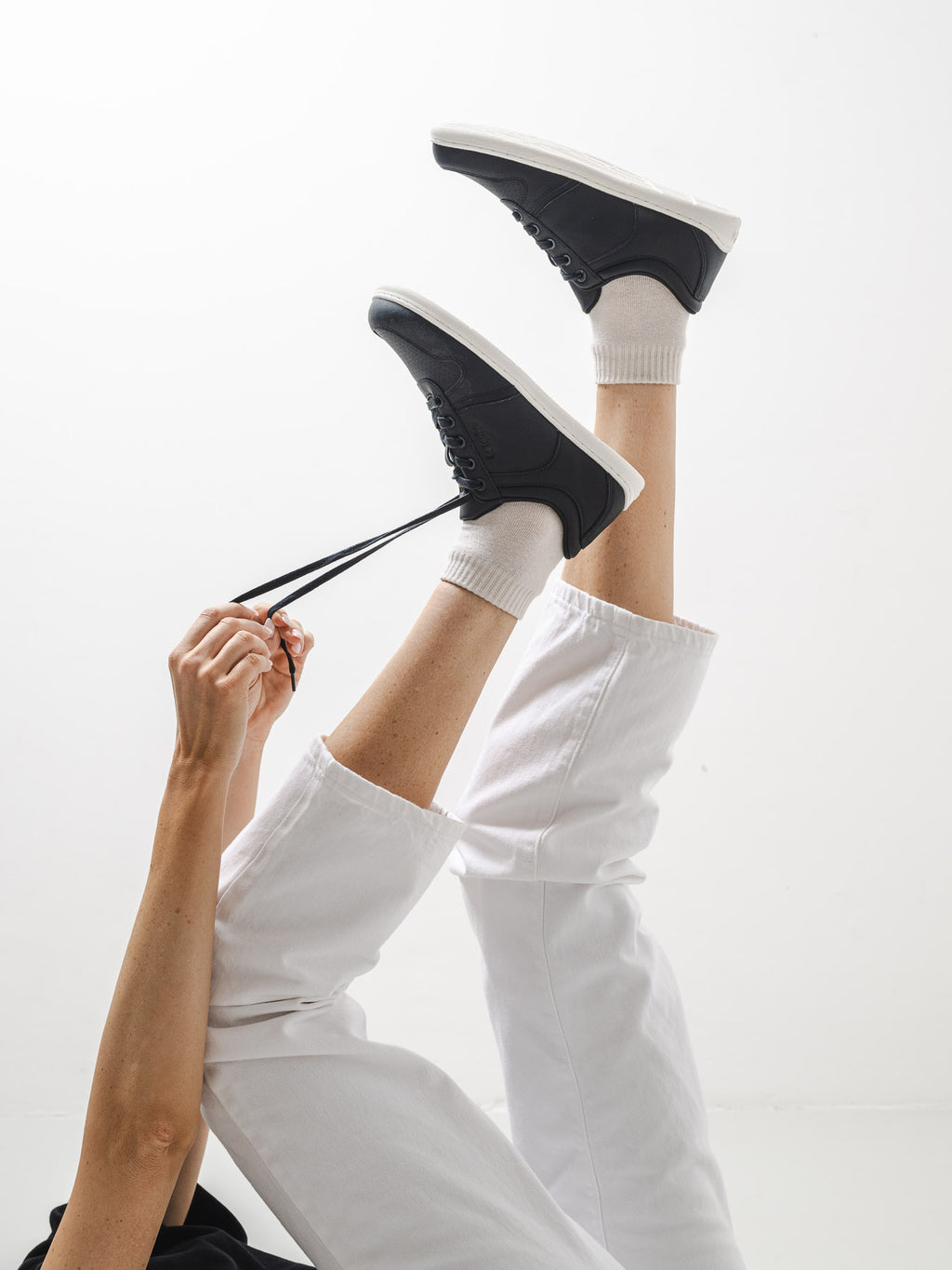 Barefoot Sneakers - Be Lenka Echo - Black & White
